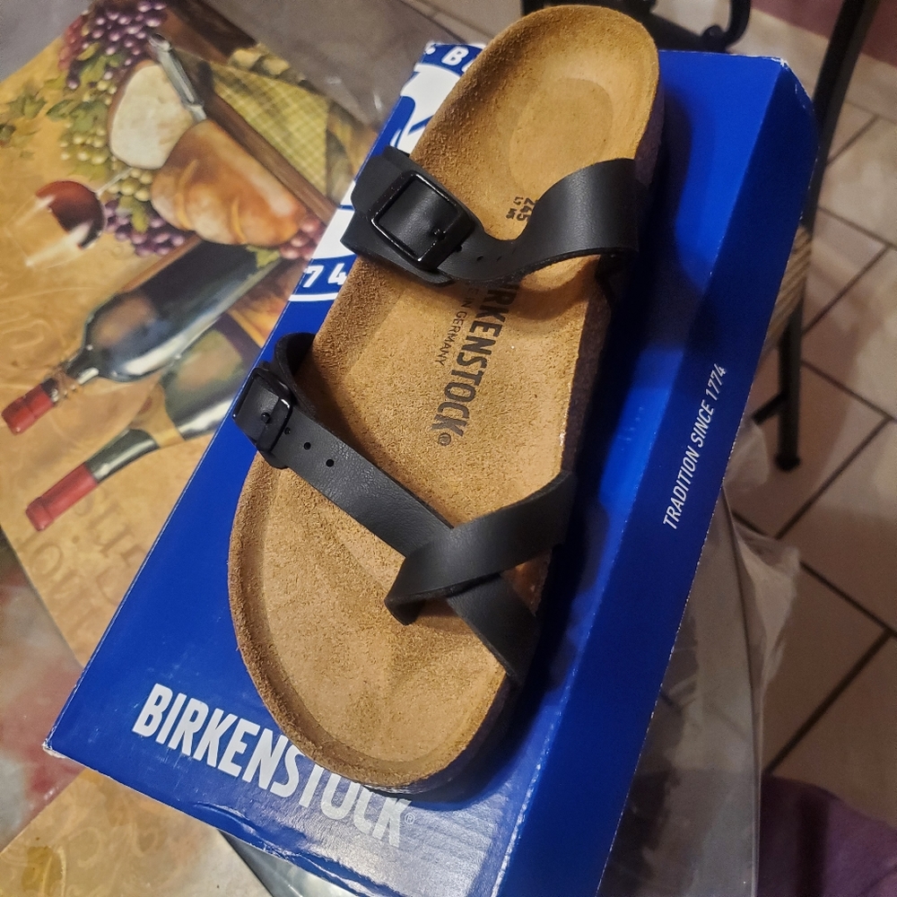 Birkenstock Black Mayari Sandals🩴